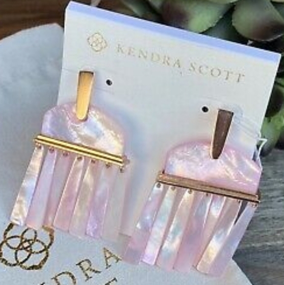 Kendra Scott Jewelry - Kendra Scott Layne Earrings, Soft Lilac
